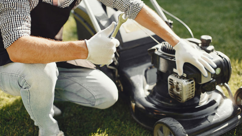 Lawn Mower Doesn't Run At Full Speed - Gardeners Yards