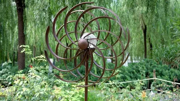 Solar Wind Spinner Improved - Gardeners Yards