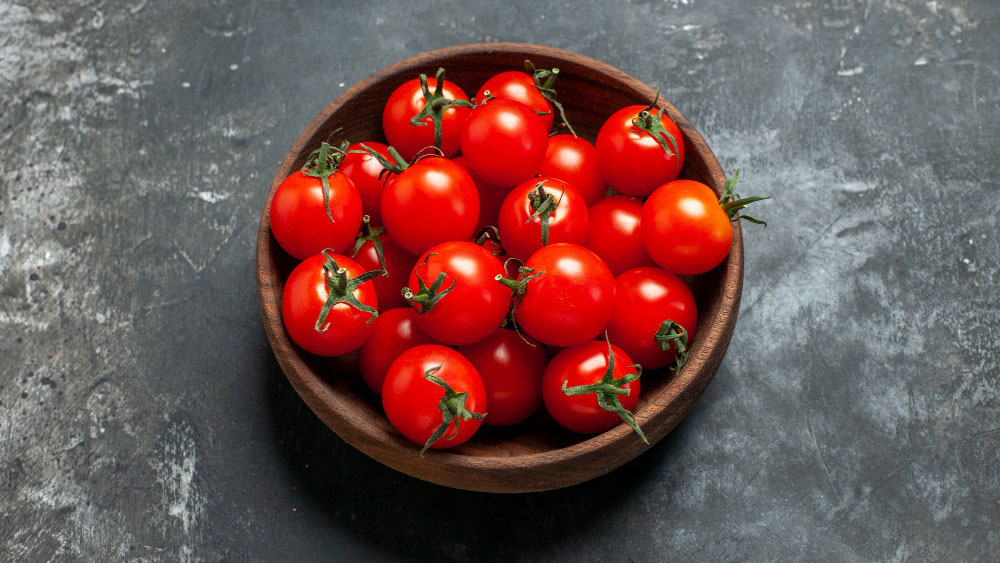 Tomatoes are small - Gardeners Yards